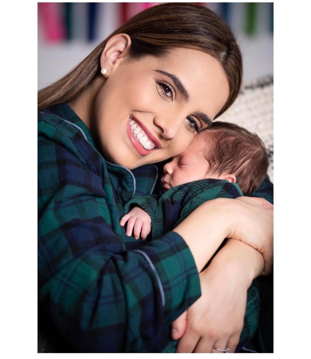 En vísperas de Navidad de 2019, la fotógrafa de cabecera de la familia Cracco Chediak, María Baiz Photography, hizo unas bellas tomas cuando Dego tenía apenas 3 meses y Andrea las compartió con sus seguidores de redes sociales.