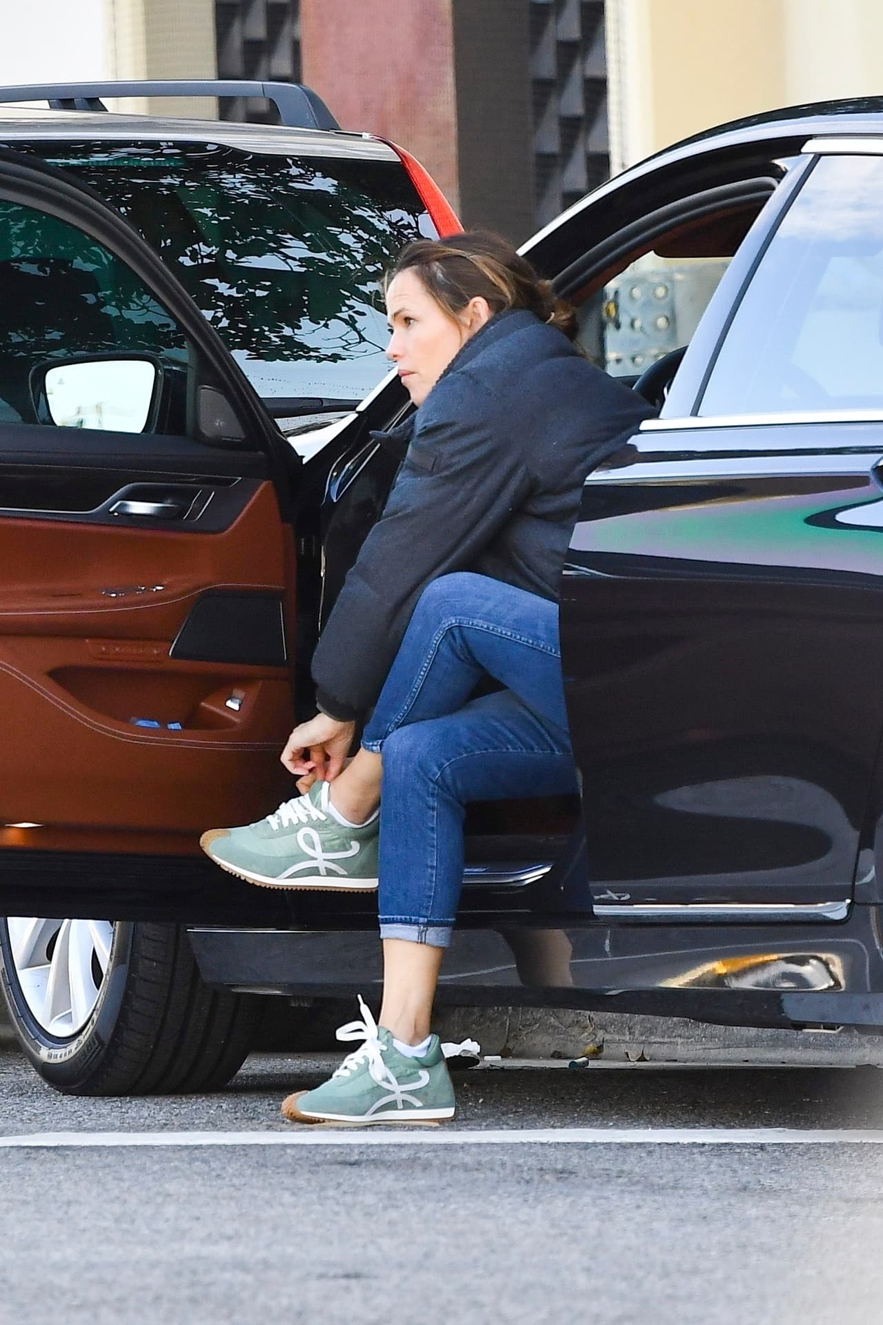 Jennifer Garner y JLo no fueron captadas juntas a su llegada, sin embargo, de acuerdo con información de Daily Mail, dentro del recinto 
<b>todo el grupo se reunió para <a href="https://www.univision.com/famosos/emme-muniz-seraphina-affleck-luna-de-miel-jennifer-lopez-ben-affleck-fotos">apoyar a Seraphina</a></b>. 
<br>