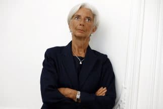 Lagarde, imputada en un caso de corrupción en Francia, descarta dimitir del FMI