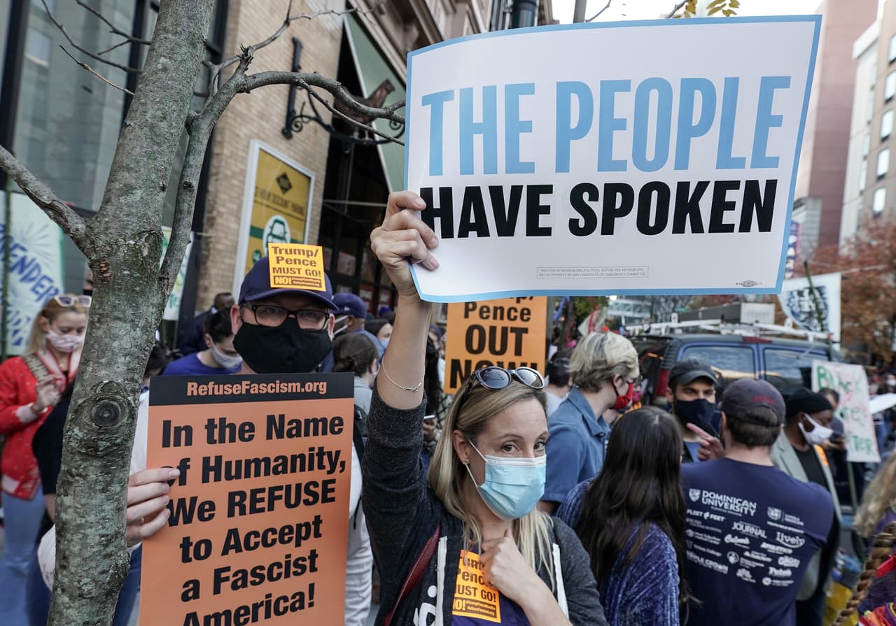 La calles de Filadelfia se llenan de júbilo tras conocerse que Joe Biden es el presidente electo de Estado Unidos 