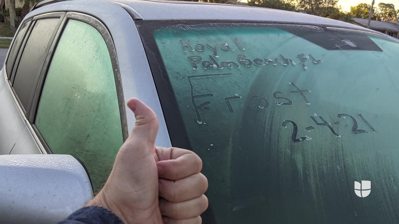 <a href="https://www.univision.com/local/miami-wltv/a-miami-le-espera-otra-tarde-fria-y-con-mucho-sol-este-jueves-video">Este jueves bajaron hasta los 49 grados Fahrenheit en el centro de Miami</a> y en los próximos días hay un incremento en las temperaturas, llegando a 80 grados centígrados o más. “Hay un 40% de probabilidad de lluvias”, pronosticó Serrano.