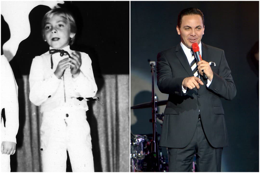 Cristian Castro prácticamente creció frente a las cámaras, pues sus papás, Verónica Castro y Manuel 'El Loco' Valdez, eran muy famosos. A los 6 años, el cantante debutó con la canción 'Gallito feliz', comenzando así una prolífica carrera como baladista.