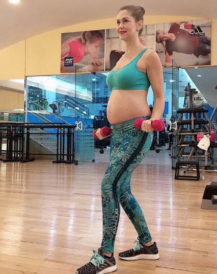 La actriz publicaba fotos de su pancita que cada vez crecía más.