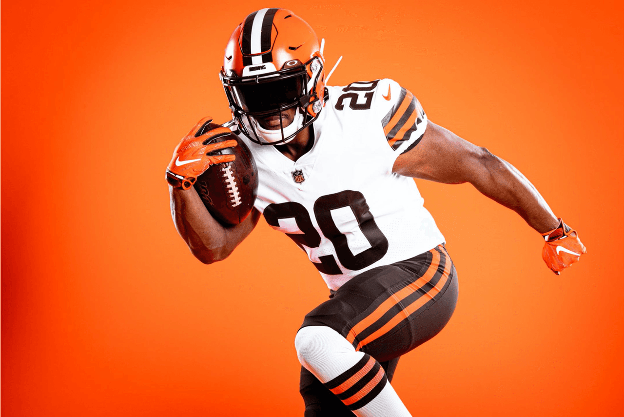 Así luce la nueva imagen de los Browns, con algunos ajustes en las combinaciones y cambio de tipografía de los números.