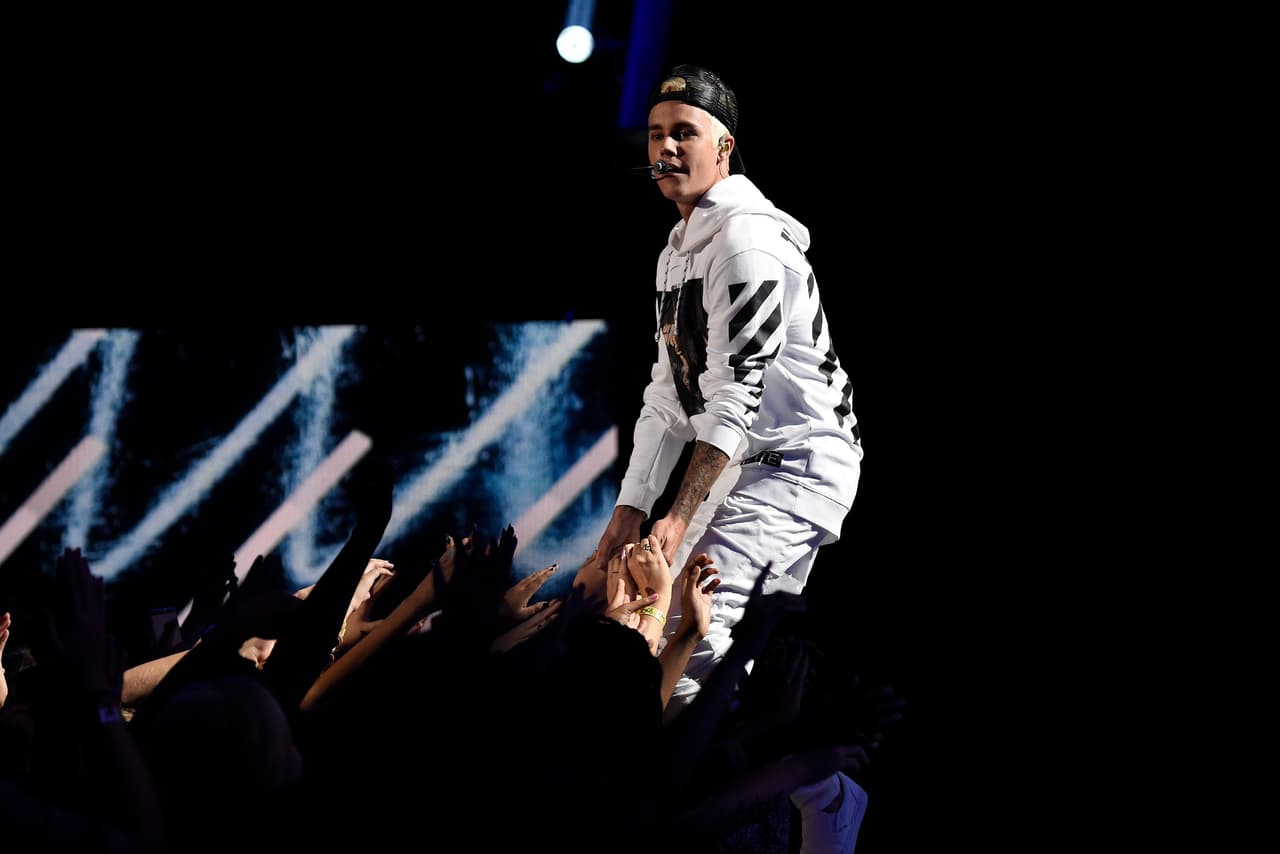 Justin Bieber almost gets hit by a flying bottle in Stockholm