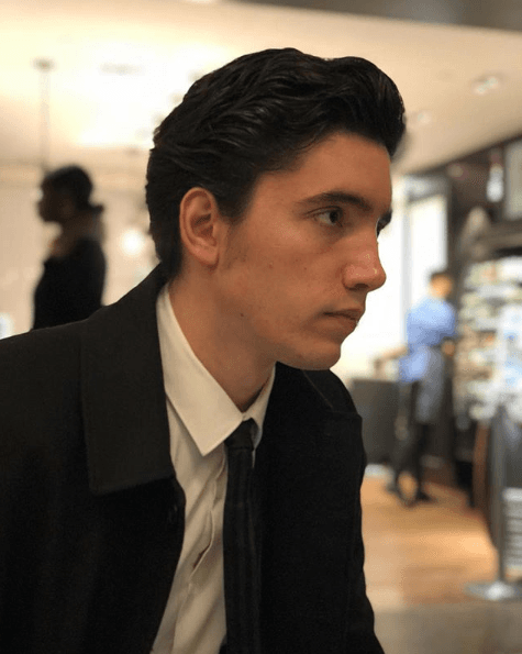 "Estoy trabajando día a día para superarme. Ya estamos trabajando en el segundo disco. Estoy muy agradecido con todo el apoyo que nos ha dado la gente, pero si les gustó el primero, 
<b>el segundo viene con todo</b>", aseguró el cantante.