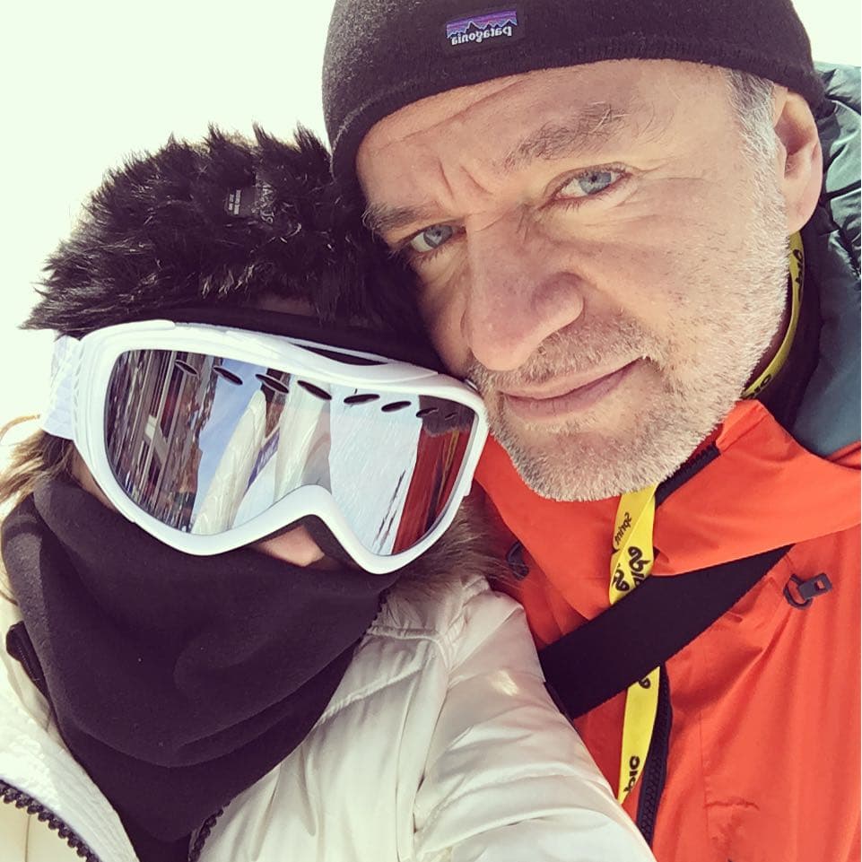 Nos queda claro que a 
<b><a href="http://www.univision.com/temas/sofia-castro">Sofía</a></b> le encantan los viajes y si es en familia mucho más, así lo demostró en esta imagen en donde se le puede ver junto a su padre, el productor de telenovelas
<b> José Alberto Castro</b>, a quien también admira por sus logros dentro de las telenovelas mexicanas.