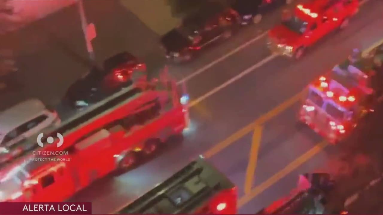 Incendio en el Bronx deja un adolescente muerto y cuatro en estado crítico.