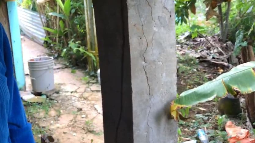 "Yo aquí he pasado los días con agua, no puede uno ni comer ni dormir", dice doña Nitza.