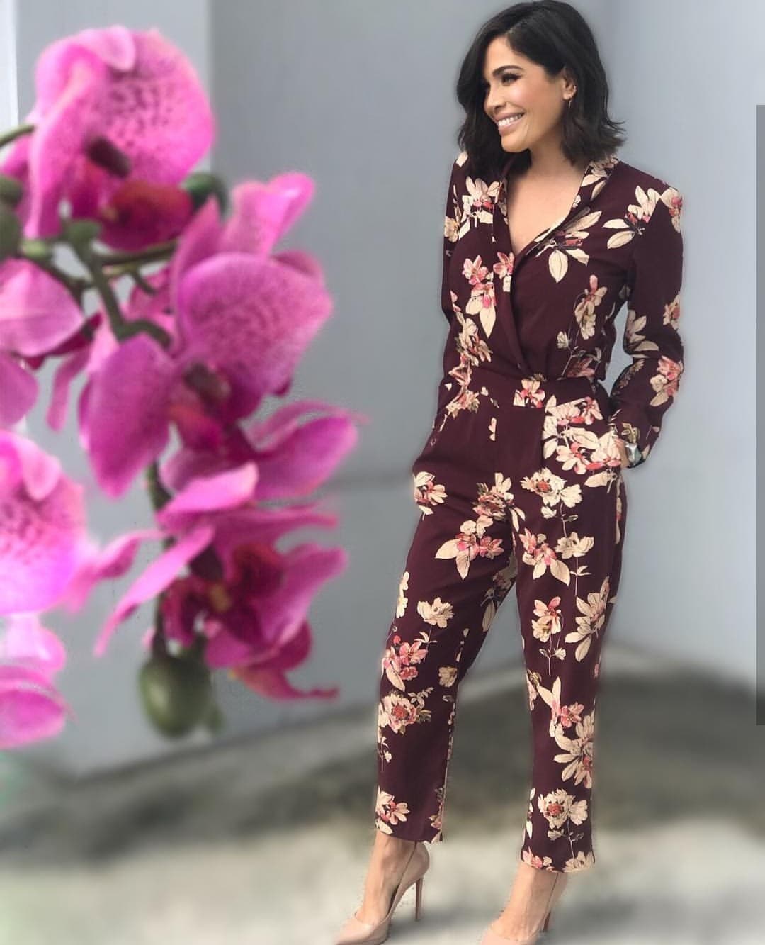 Una de sus pasiones es la moda, tanto que cuenta con un sitio un sitio web donde comparte consejos prácticos sobre el tema, además de recetas de cocina y tips para vivir mejor.