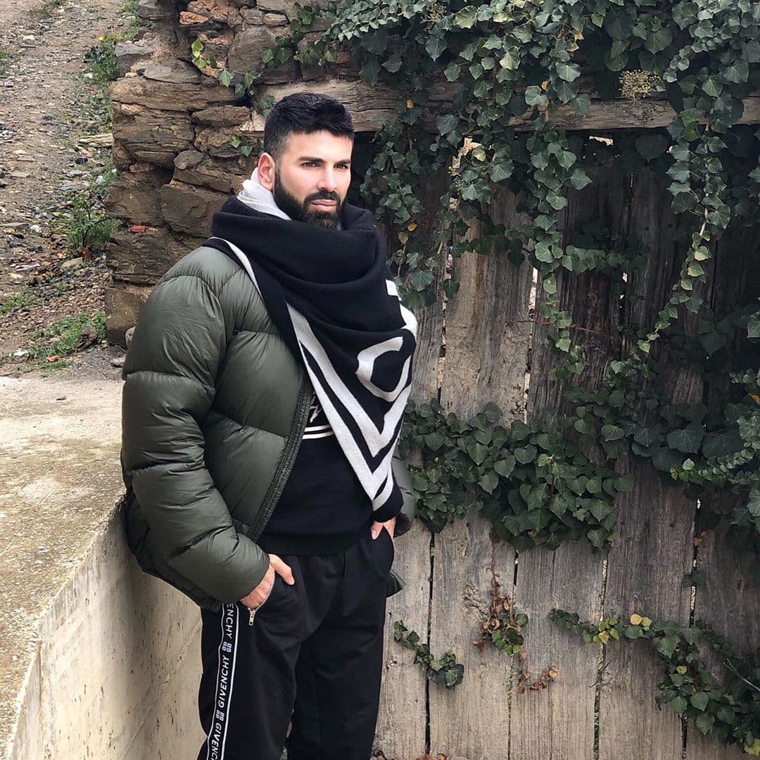 Desde noviembre del año pasado, Jomari Goyso ha compartido una serie de mensajes que le ha escrito su madre desde que publicó una foto “
<b><a href="https://www.univision.com/famosos/jomari-goyso-toma-revancha-ahora-es-el-quien-espia-a-sus-vecinas-fotos" target="_blank">en calzoncillos</a></b>”.