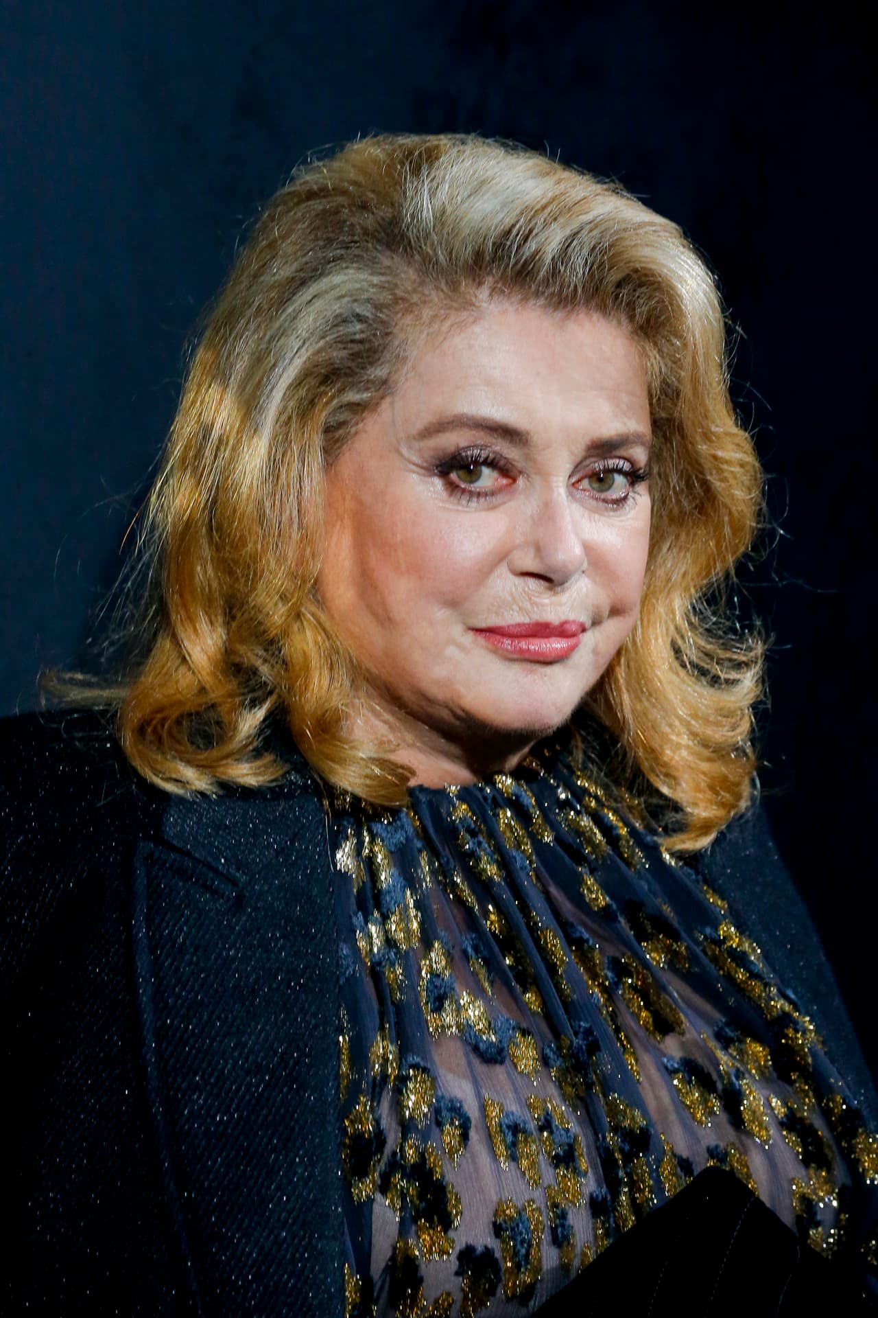 A través de una declaración escrita, los portavoces de la actriz francesa confirmaron a la agencia de noticias AFP que Deneuve no sufrió daños en la función motora de su cuerpo, pero anticiparon que le tomará tiempo recuperarse.