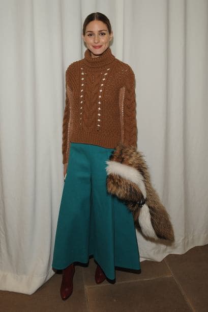 Sofía Alurralde, asesora de imagen, los describe como una prenda fusión, que simula una falda midi con volumen. Descubre de qué se trata esta tendencia.