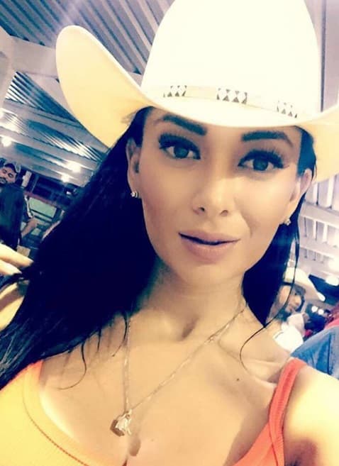 Es una chica que también ama la música ranchera, como se lo inculcó su padre.