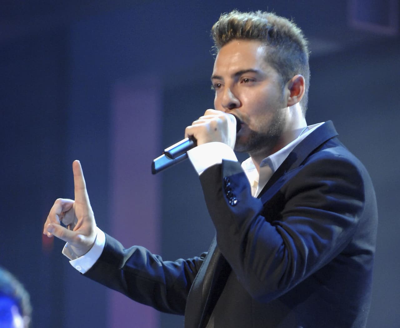 En el 2013, antes de lanzar su disco ‘Tú y yo’, cambió su imagen y dejó atrás sus largos rizos.