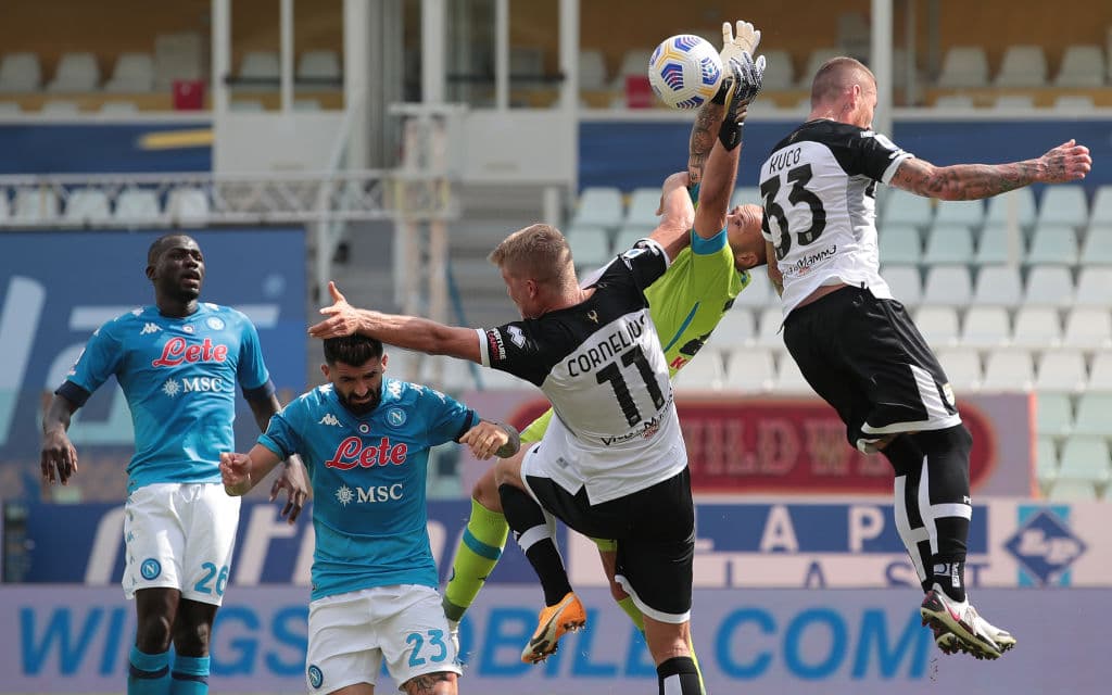 Con goles de Mertens e Insigne, los del Napoli se imponen ante el Parma. El mexicano Hirving Lozano tuvo participación importnate en el partido; jugó 83 minutos en la primera fecha de la Serie A.