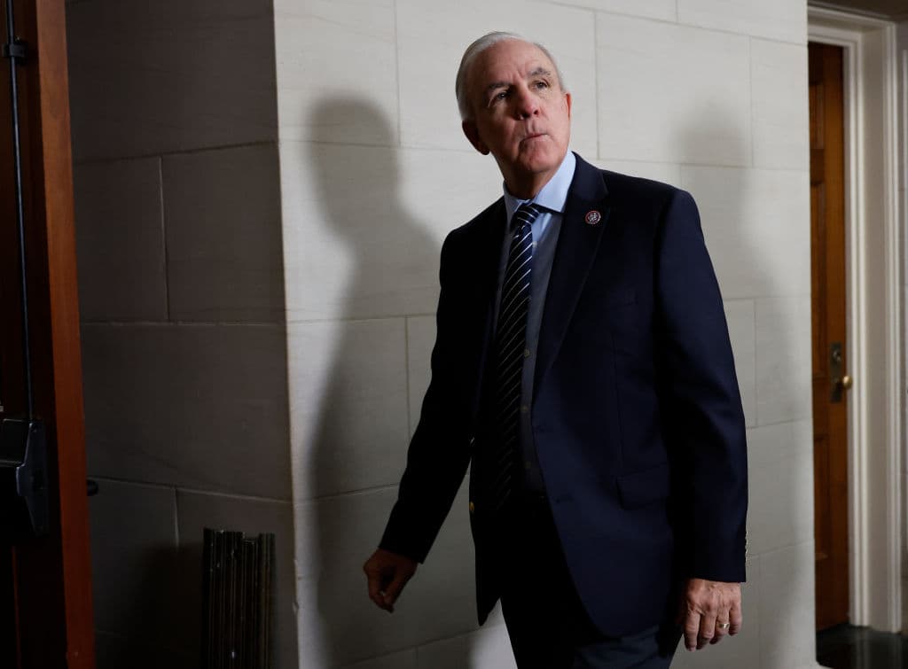 <i><b>“No estoy de acuerdo con un enfoque único para todos los casos de inmigración. Cada situación es distinta”</b></i>
<b>, Rep. Carlos Giménez.</b> A través de cartas, declaraciones públicas y redes sociales, legisladores republicanos han manifestado su desacuerdo con la política 
<b>migratoria del presidente Donald Trump.</b>