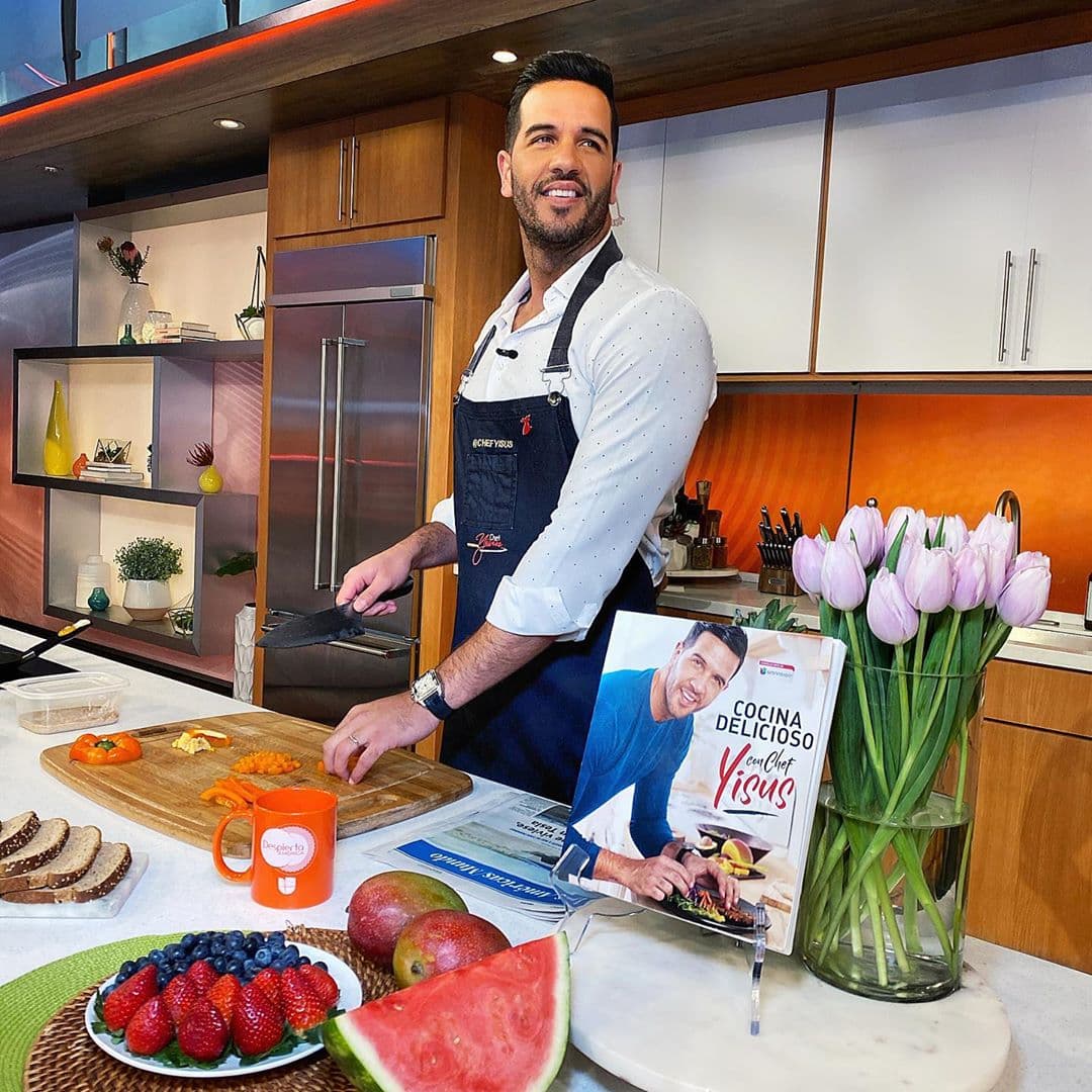 Pero no arrancamos solo semana, sino también mes. Nuestro querido Yisus lo celebró en uno de sus lugares favoritos, y lleno de alegría porque en marzo es su cumpleaños y los éxitos siguen de mano de su libro.