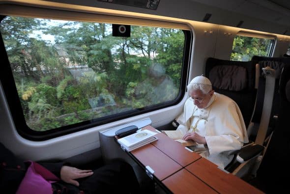 10. ¿Cómo se vestirá Benedicto XVI después del 28 de febrero? Todavía no se sabe cómo se vestirá Benedicto XVI después del 28 de febrero.