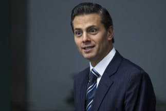 Al ser cuestionada respecto a si podría llegar a otro nivel su relación con el político mexicano, Tania respondió: "Creo que sí [...] Te puedo decir que es una extraordinaria persona, muy lindo... Y a ver qué pasa", agregó.