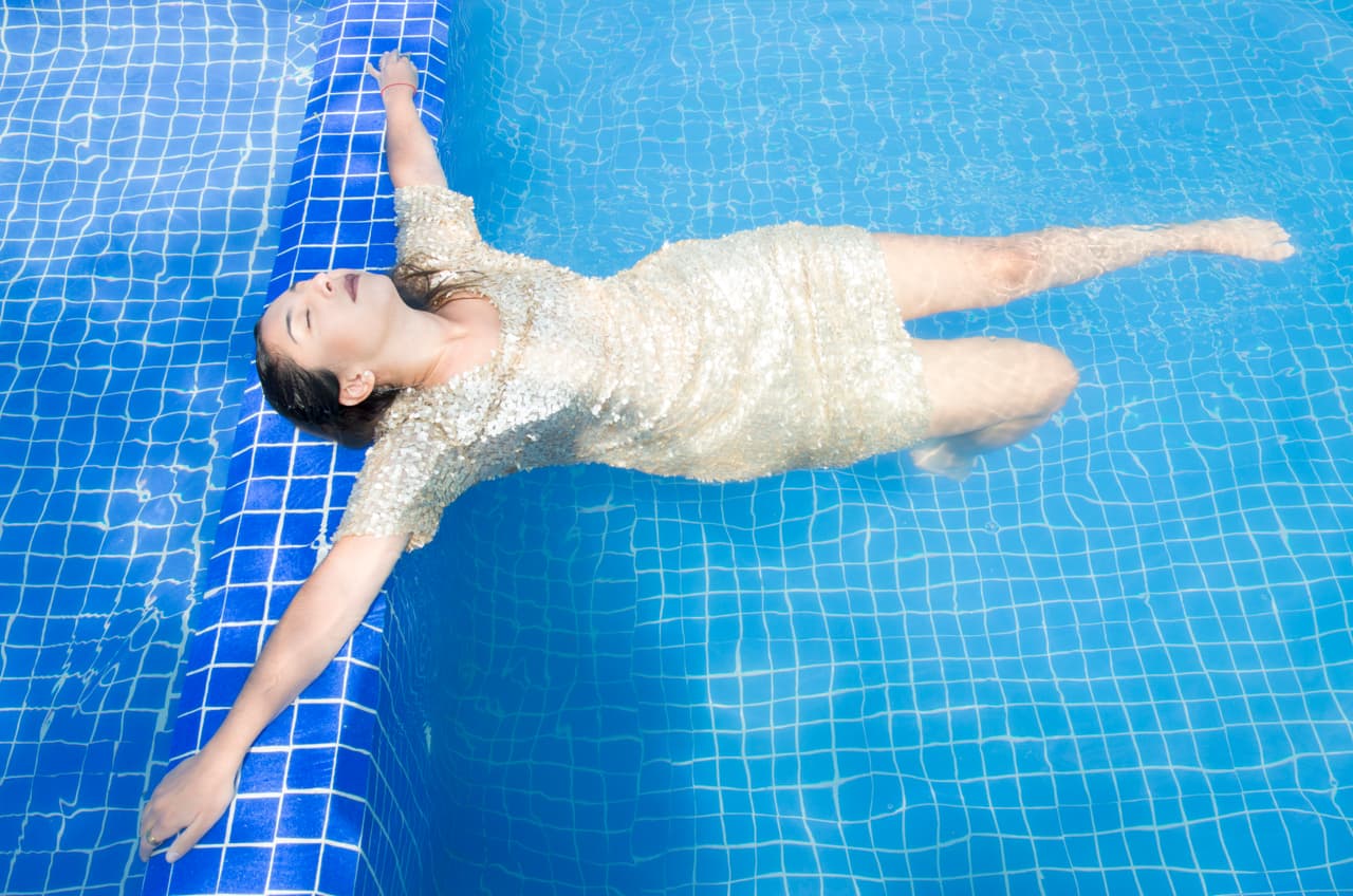 Pero todo se trataba de una exclusiva sesi贸n con la fot贸grafa
<b>Majo de Zulueta</b>.