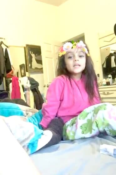 Le gusta compartir con ellos divertidos y lindos momentos familiares, como cuando se divierte con sus hijas. Ella es London Rose, la mayor, ya casi cumple 5 añitos.