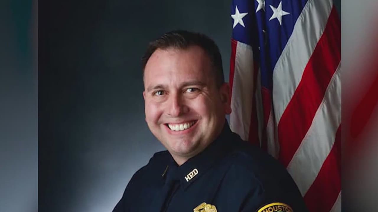 En 2017, Soliz fue acusado de amenazar con matar a la que era su novia en ese momento. Otros arrestos, según se señala en su historial, fue por invasión de hogar y evadir el arresto. En esta oportunidad, Soliz es acusado de asesinato por ser el presunto responsable de matar al sargento Sean Rios.