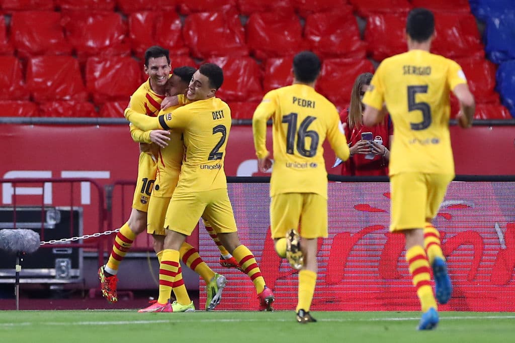 El doblete de Lionel Messi y los goles de Antoine Griezmann y Frenkie de Jong hacen que el Barcelona pase por encima del Athletic de Bilbao 4-0 y conisguen su primer título de la temporada.