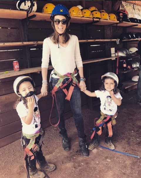 A la actriz le gusta mucho sentir el aire en su rostro mientras admira el paisaje.