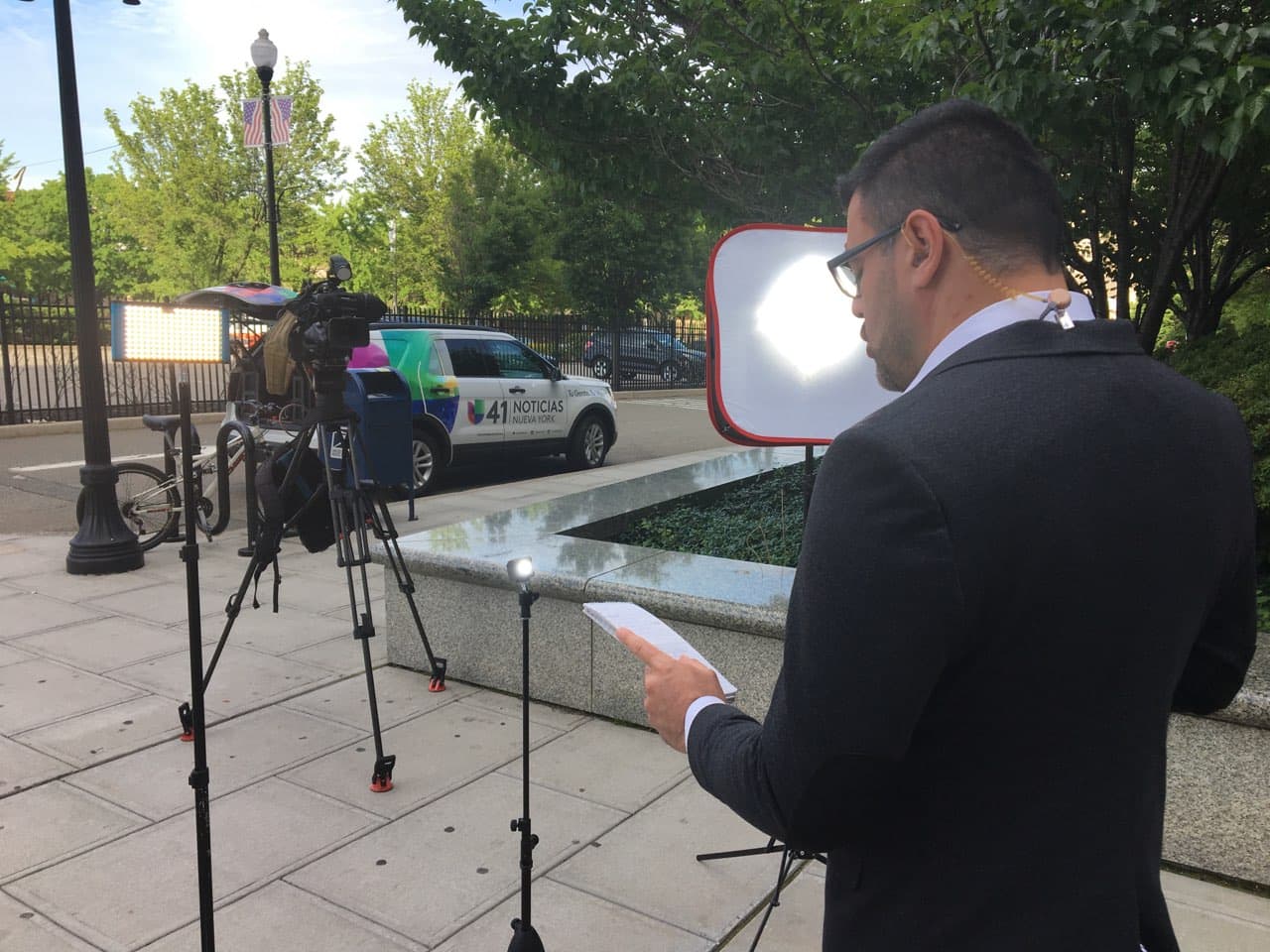 Reportero Alex Roland.