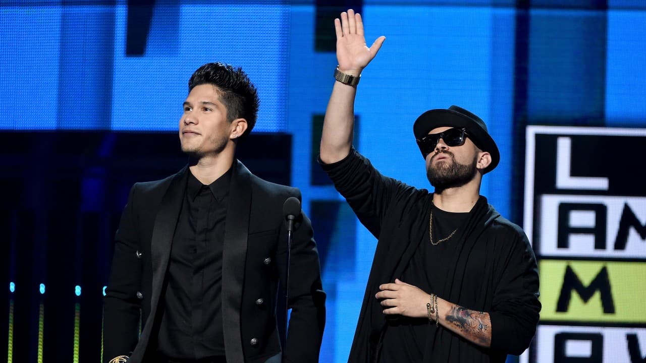 Chino y Nacho y Chiquinquirá visitan escuela en Doral