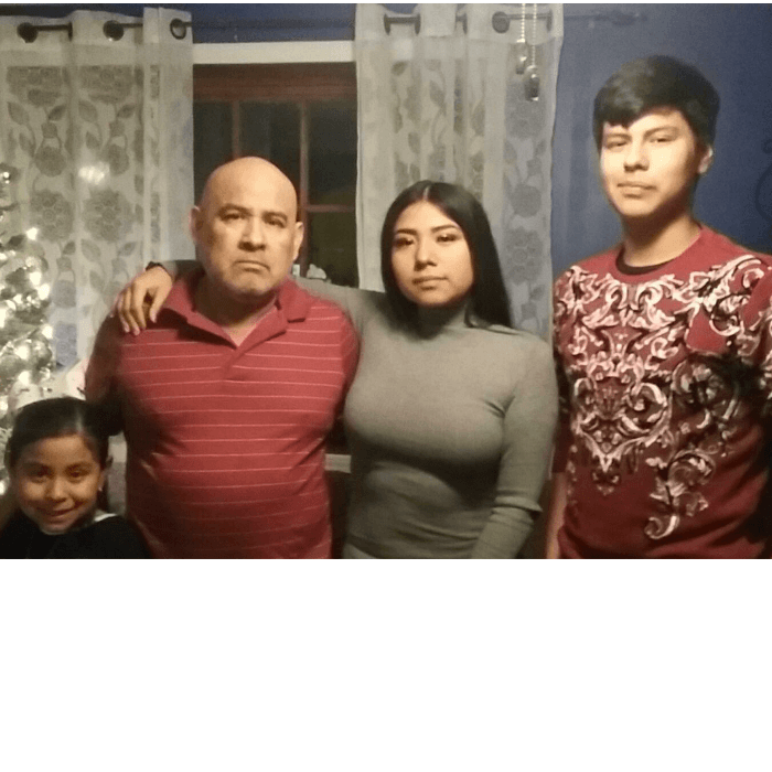 La esposa de Juan quiso hacer una dedicatoria a su esposo en este día especial: "De mi esposo he aprendido que no importa como se sienta uno, debemos dar el 100% en el trabajo. El en su trabajo da su mejor esfuerzo a pesar de que lleva más de 20 años lideando con diabetes. El siempre da lo mejor de el en su trabajo". Familia Marbán, Illinois.