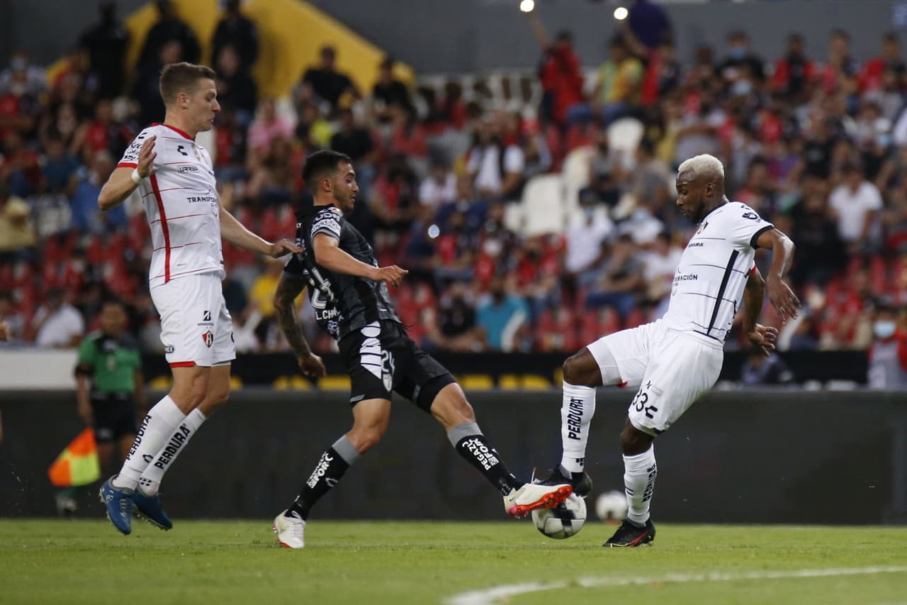 Con solitario gol de Roberto de la Rosa en los últimos minutos, Pachuca le pegó al campeón Atlas y de paso se metió como nuevo líder del Grita México Clausura 2022.