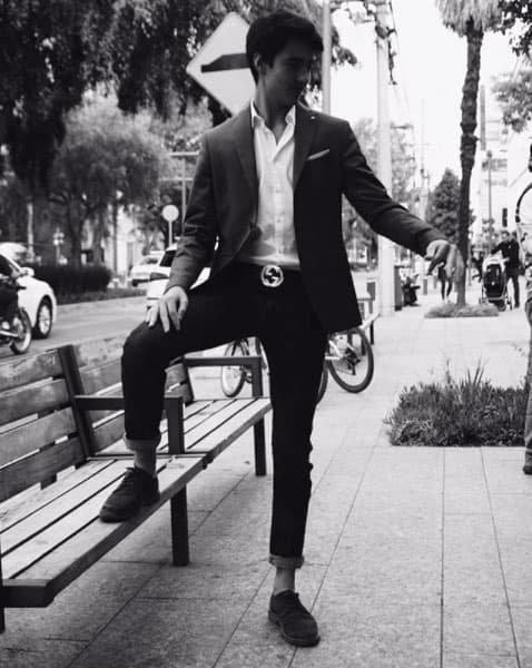 Pero ahora quiere debutar como cantante, desde muy pequeño se ha estado preparando en la música.