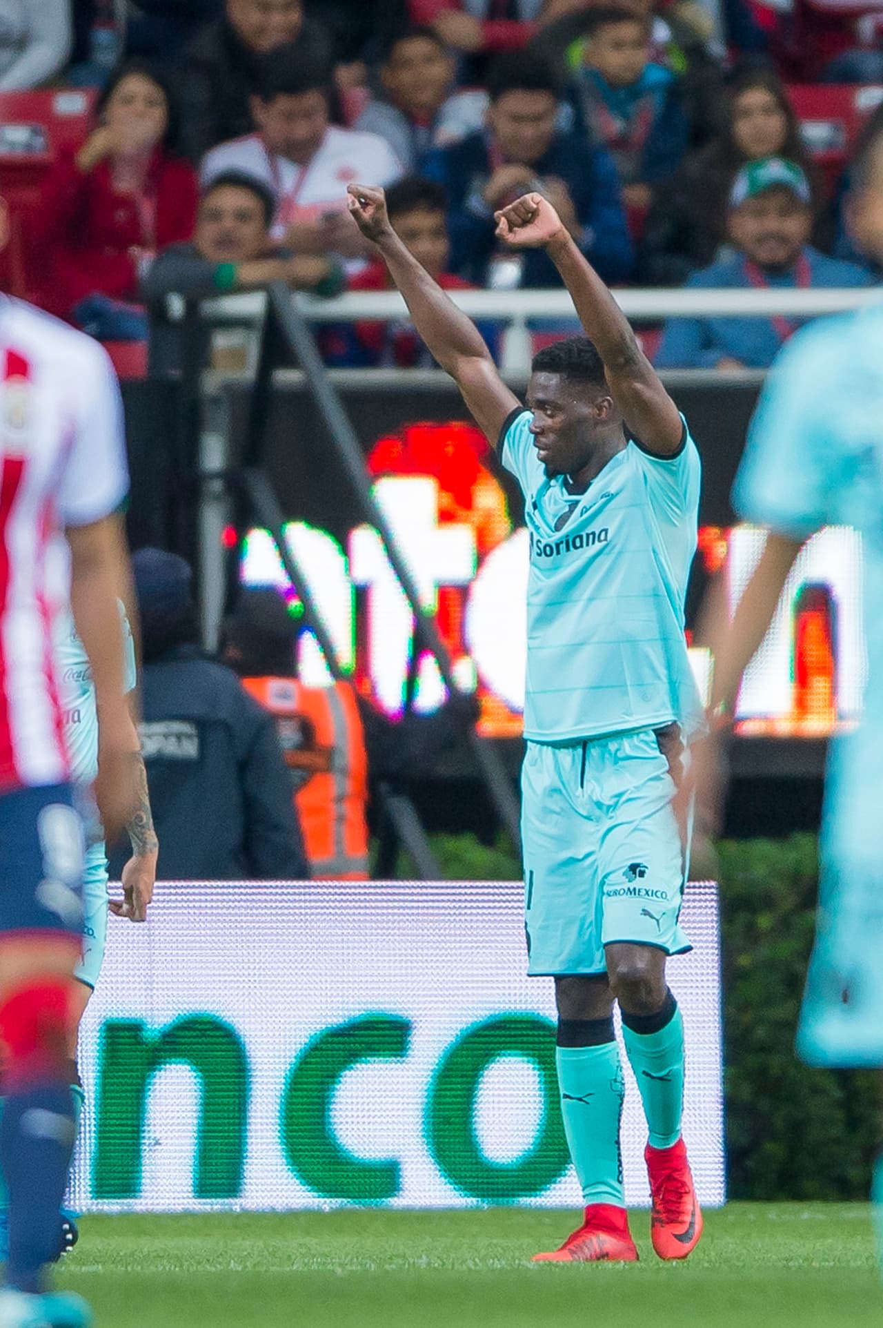 Santos venció a Chivas a domicilio profundizando la crisis del Rebaño Sagrado en el presente torneo.