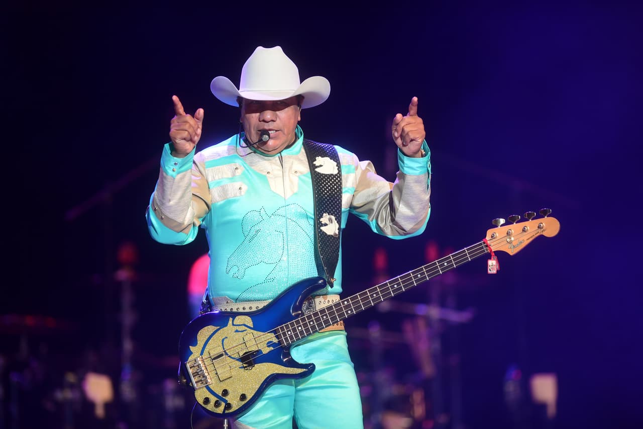 Las sosrpresas continuaron y Lupe Esparza anunció otra invitada, María León quien fuera juez invitada en el show.