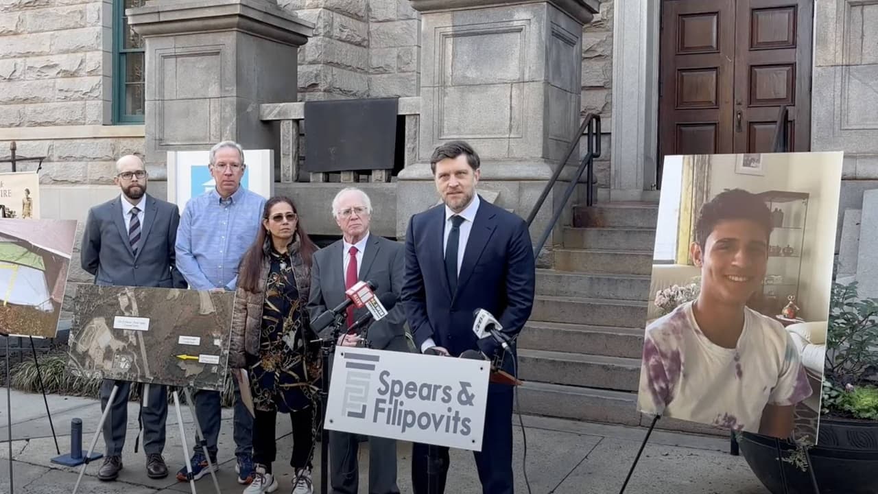 Padres de activista hispano ‘Tortuguita’ presentan demanda contra agentes por la muerte de su hijo