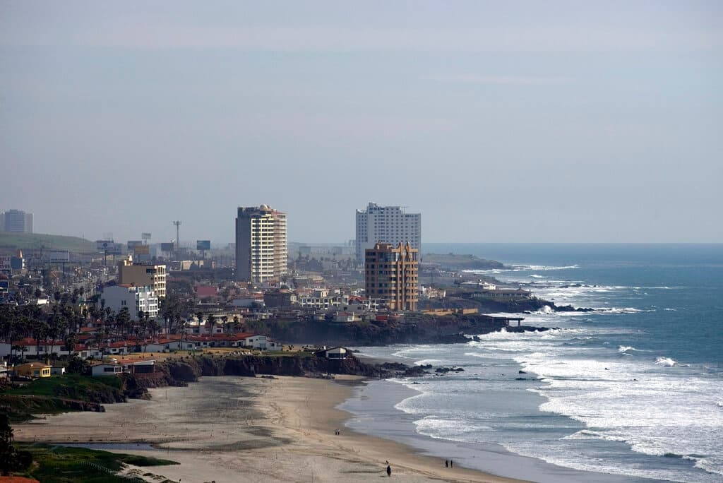 <h3 class="cms-H3-H3">2.- <b>Playa de Rosarito</b></h3>
<br>
<b> Estado: </b>Baja California
<br> 
<b>NMP de enterococos por cada 100 ml:</b> 177
<br>
<br>Entre las playas más contaminadas se encuentran al menos cinco que pertenecen al norteño estado de Baja California, cerca de la forntera con EEUU y destido predilecto de muchos estadounidenses.