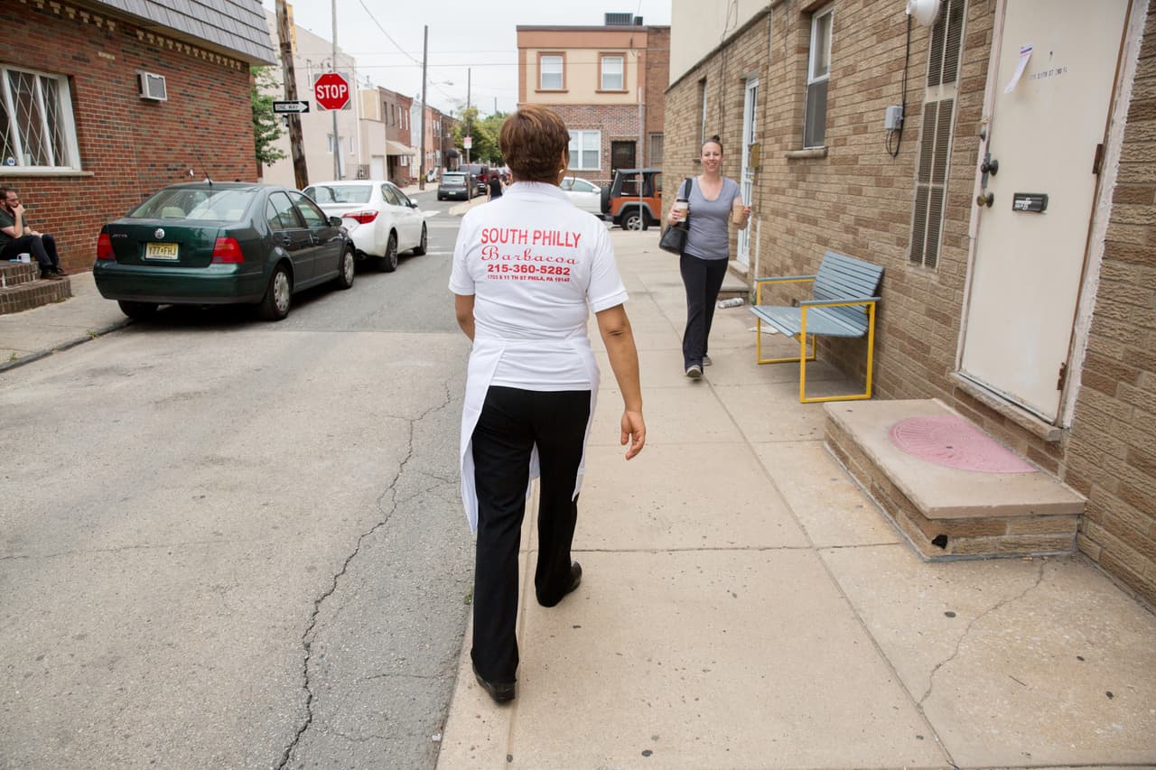 South Philly es el barrio donde Cristina se asentó desde que llegó a Filadelfia. Ahí ha vivido y trabajado todos estos años, convirtiéndose poco a poco en portavoz de la nutrida comunidad mexicana del vecindario.