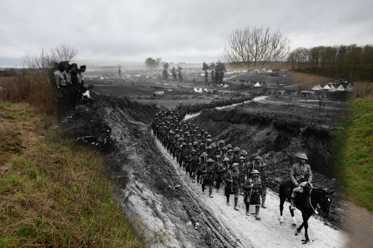 <b>Albert, Francia (1916-2016).</b> Este montaje combina fotos de la marcha de un batallón del frente británico en Francia a lo largo de la carrtera Becordel-Fricourt con una imagen del mismo lugar un siglo después. Con la victoria de los aliados en 1918 los estados sucesores de los imperios de Alemania y Rusia perdieron parte de sus territorios.