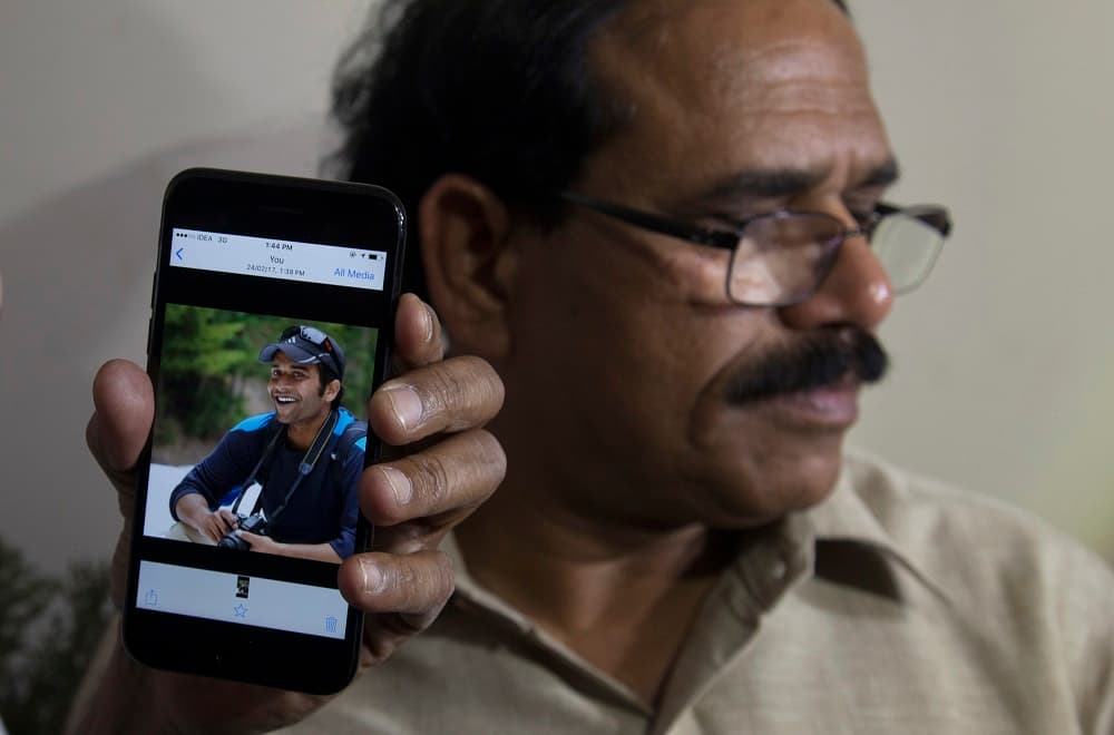 Un hombre mata a tiros a un extranjero en un bar de Kansas tras gritarle “fuera de mi país”