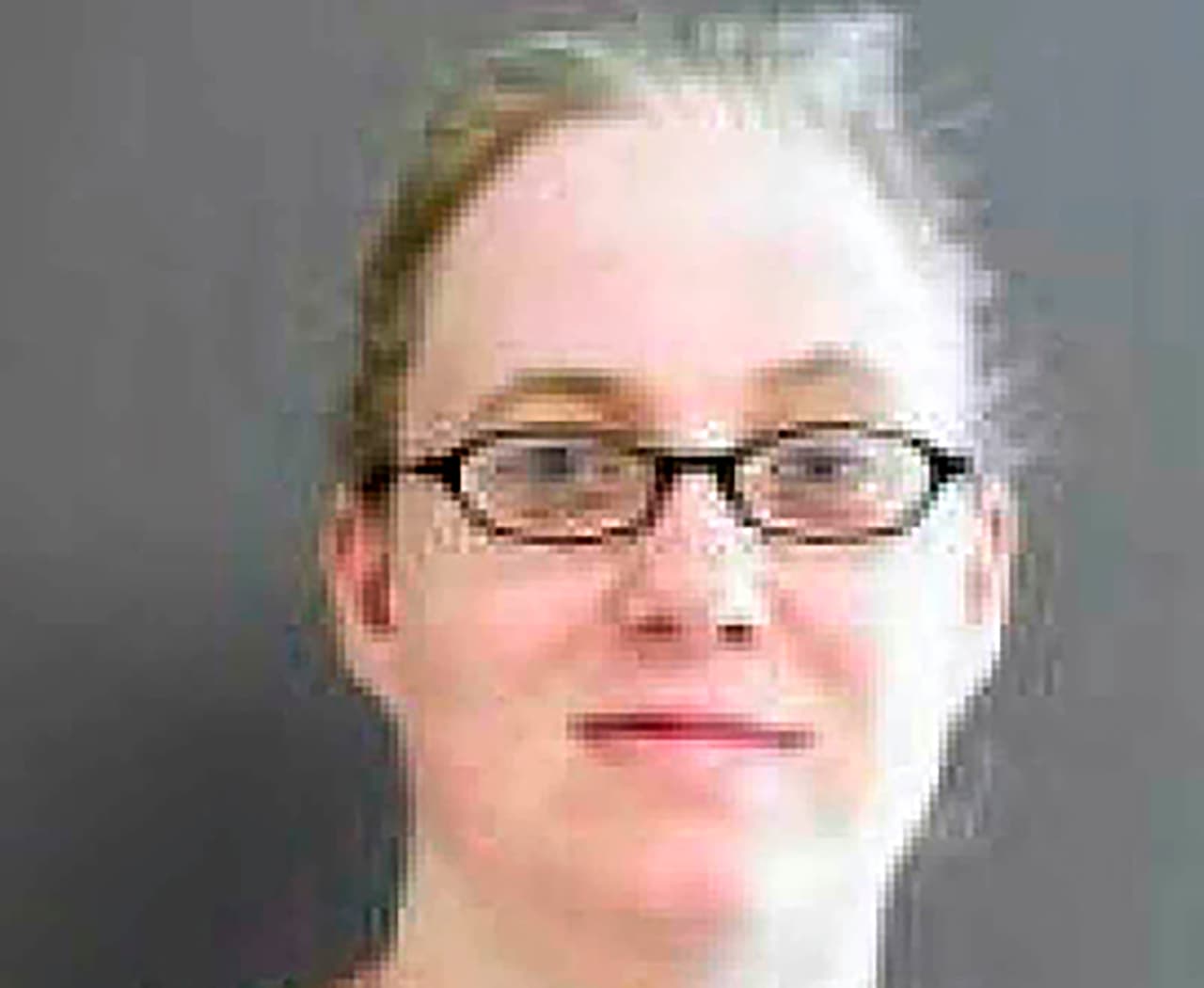 Julia Poff, condenada a 10 años de cárcel por enviar sobres bomba a Barack Obama y el gobernador de Texas, Gregg Abbott.