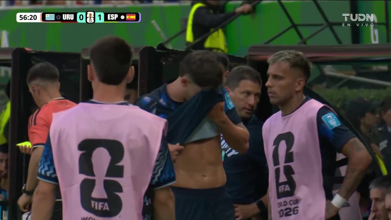 ¡Marcelo Bielsa saca a Federico Valverde de cambio vs. España y esta fue su reacción!