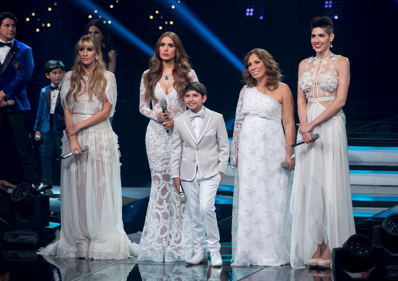 Después de 10 semanas de duro trabajo, la familia Barraza se corona como ganadora de Me Pongo de Pie, Paty Cantú y los Cervantes obtuvieron el segundo lugar, y Río Roma y los García el tercero, aunque estos últimos no quedaron conformes. Entre los invitados especiales estuvieron la Banda MS y La Arrolladora Banda El Limón.