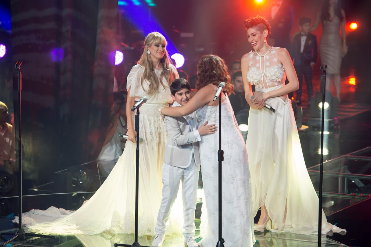 Después de 10 semanas de duro trabajo, la familia Barraza se corona como ganadora de Me Pongo de Pie, Paty Cantú y los Cervantes obtuvieron el segundo lugar, y Río Roma y los García el tercero, aunque estos últimos no quedaron conformes. Entre los invitados especiales estuvieron la Banda MS y La Arrolladora Banda El Limón.