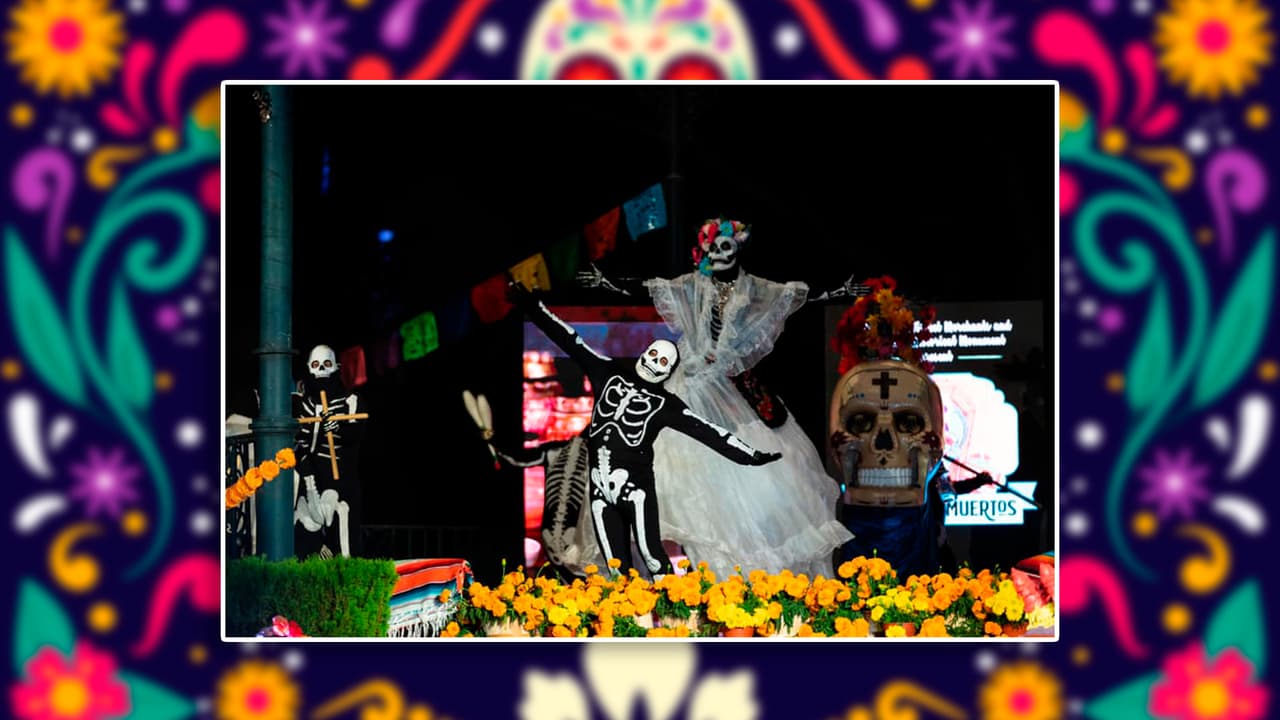 <b>1. Olvera Street Día de los Muertos Celebration</b>
<br> • Fechas: Del 25 de octubre al 2 de noviembre de 2024
<br> • Horario: 11:00 a.m. - 9:00 p.m.
<br> • Dirección: 125 Paseo de la Plaza, Los Ángeles
<br> • Festival tradicional con altares, comparsas de calaveras, música mariachi, y danzas aztecas. La celebración es continua durante toda la semana.