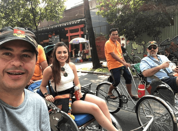 “Mi sobrina Montse se parece a mí. (...) Pues sí, ¿no?, pues ya la adoptamos y nos la llevamos”, dijo la actriz de broma.