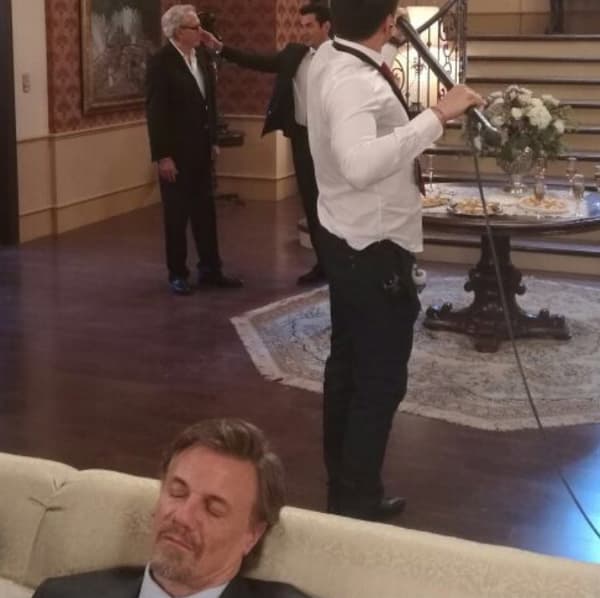 Otto Sirgo es uno de los actores que más disfruta fotografiando a sus compañeros y compartiendo los mejores momentos a través de su cuenta de Instagram.