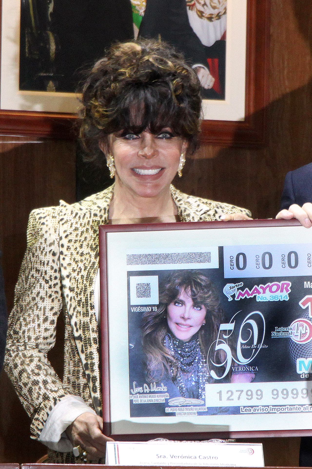 Actualmente 
<b><a href="http://www.univision.com/temas/veronica-castro">Verónica Castro</a></b> se encuentra en la grabación de la serie 'La casa de las flores', la cual es producida por 'Netflix', y se espera salga a la luz dentro de muy pocos meses.