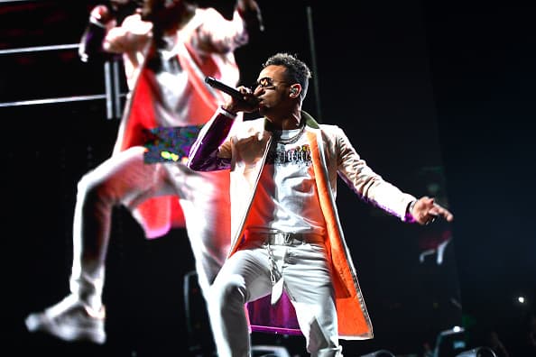 “Él (Ozuna) enseña a los chicos que todo es posible, que pueden convertirse en estrellas mundiales si trabajan duro”, añadió Daddy Yankee.